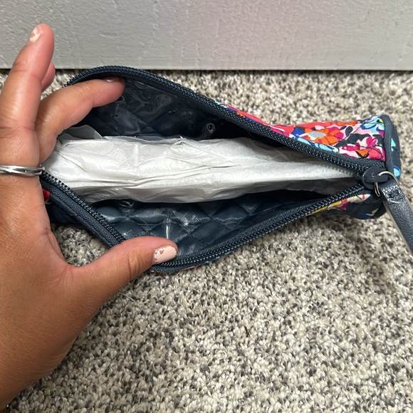 Vera Bradley Pretty Posies Cometic Bag - Picture 8 of 9